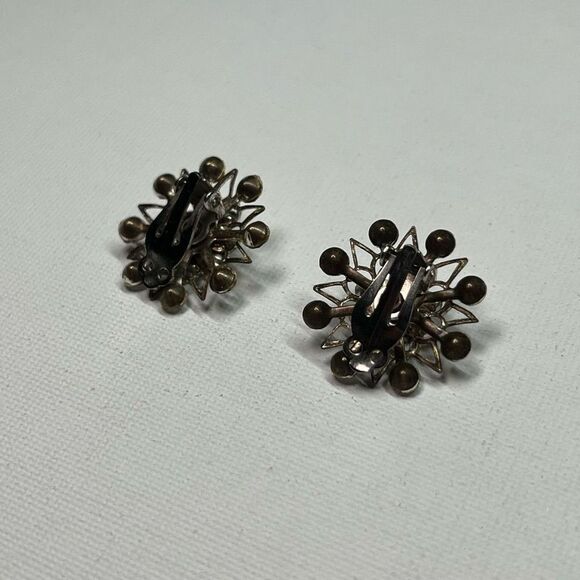 Vintage Gold-tone Snowflake Style Clip On Earrings w/ Clear Rhinestones - Picture 3 of 6